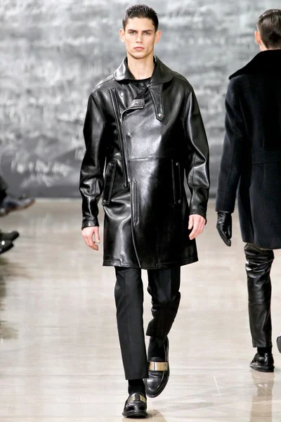 Look 25